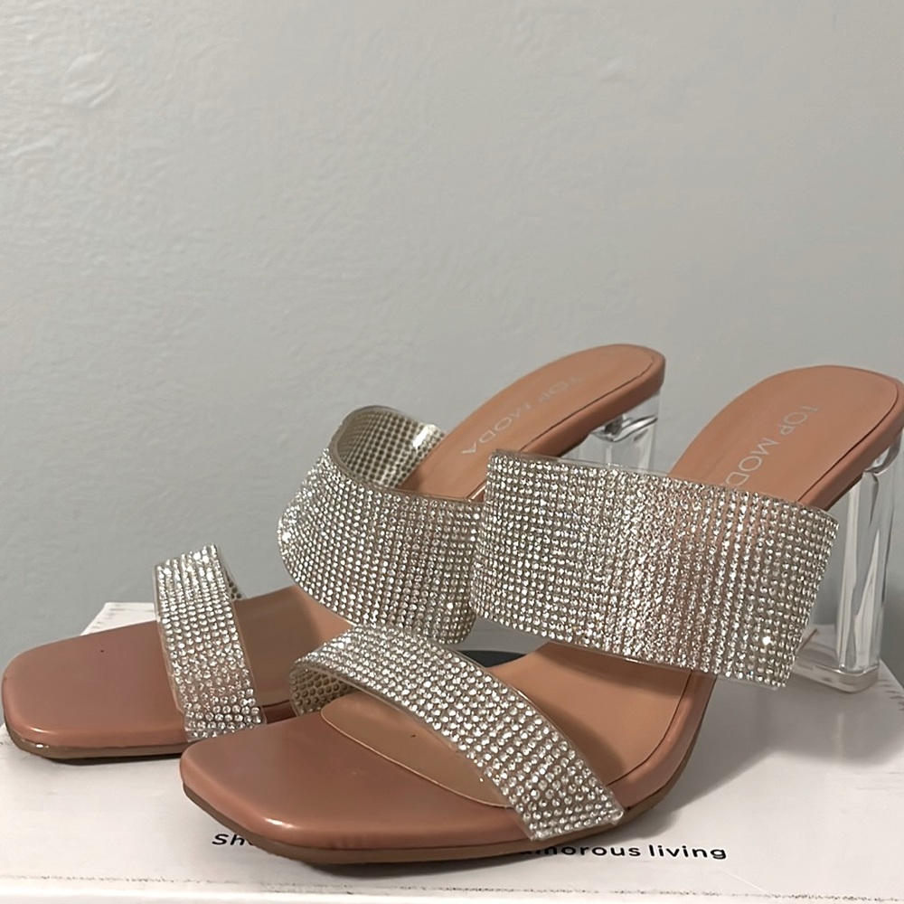 TOP moda heels for sale. Size 6 and never used.